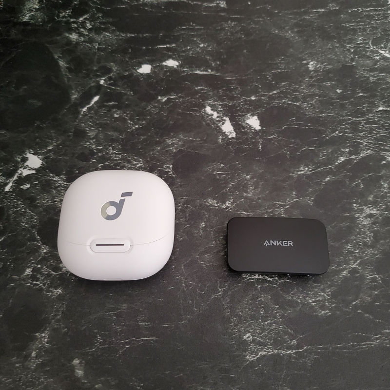 Soundsync Bluetooth receiverの本体の大きさを比較した画像